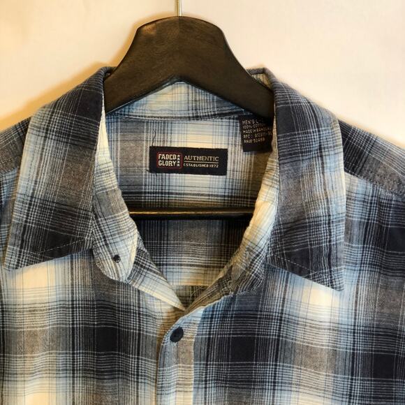 Blue and White Plaid Shirt Blue Short Sleeve Cotton Large Button Down Pocket Vtg - Picture 3 of 7